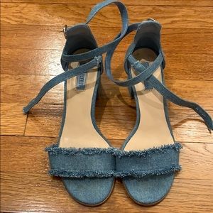 Denim strappy heel
